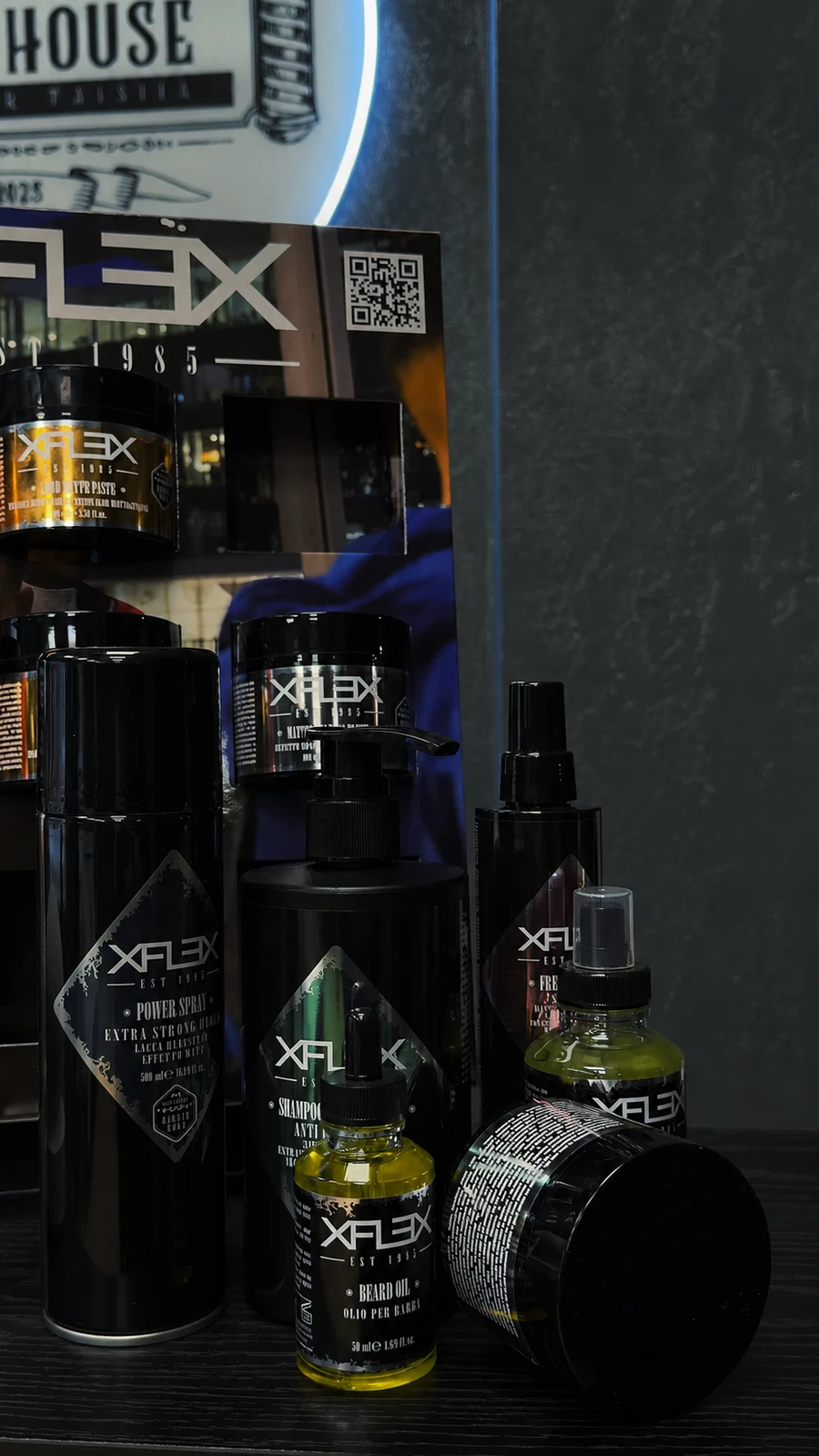 Kosmetyki XFlex w Fade House — wnętrze barbershopu w Łodzi