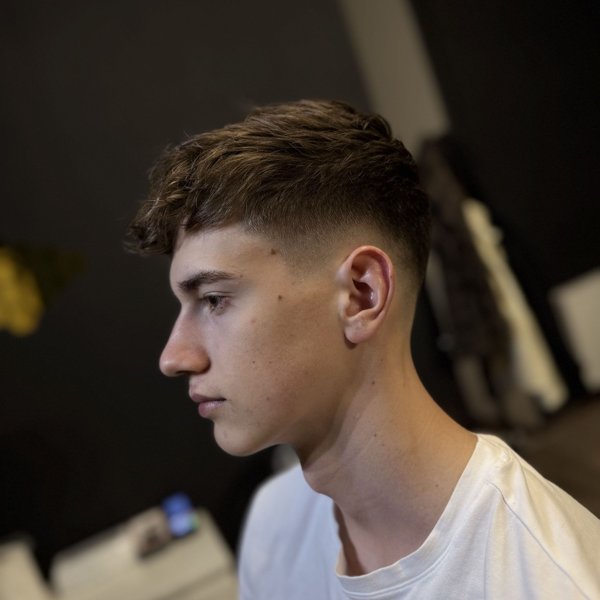Fade — strzyżenie boków — praca barbershopu Fade House w Łodzi